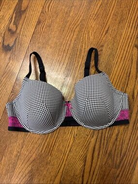 Cacique cotton t shirt Black & White Houndstooth Bra with Pink Accents size 44DD